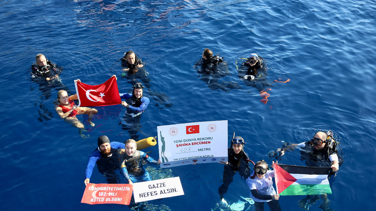 Şahika Ercümen’den Gazze için rekor dalış
