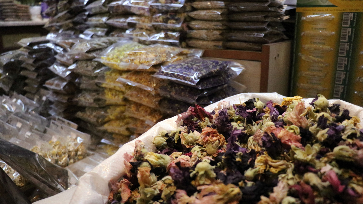 Sakarya’da havalar soğudu, aktarlar doldu