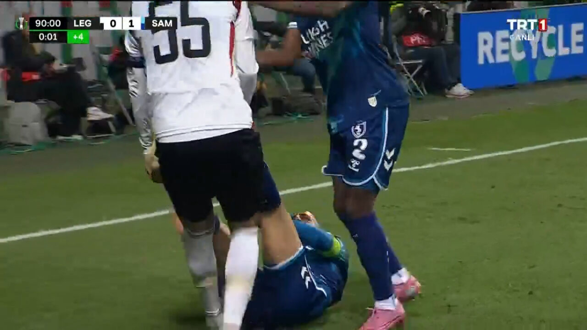 Samsunspor’da Zeki Yavru’ya çirkin hareket tepki topladı