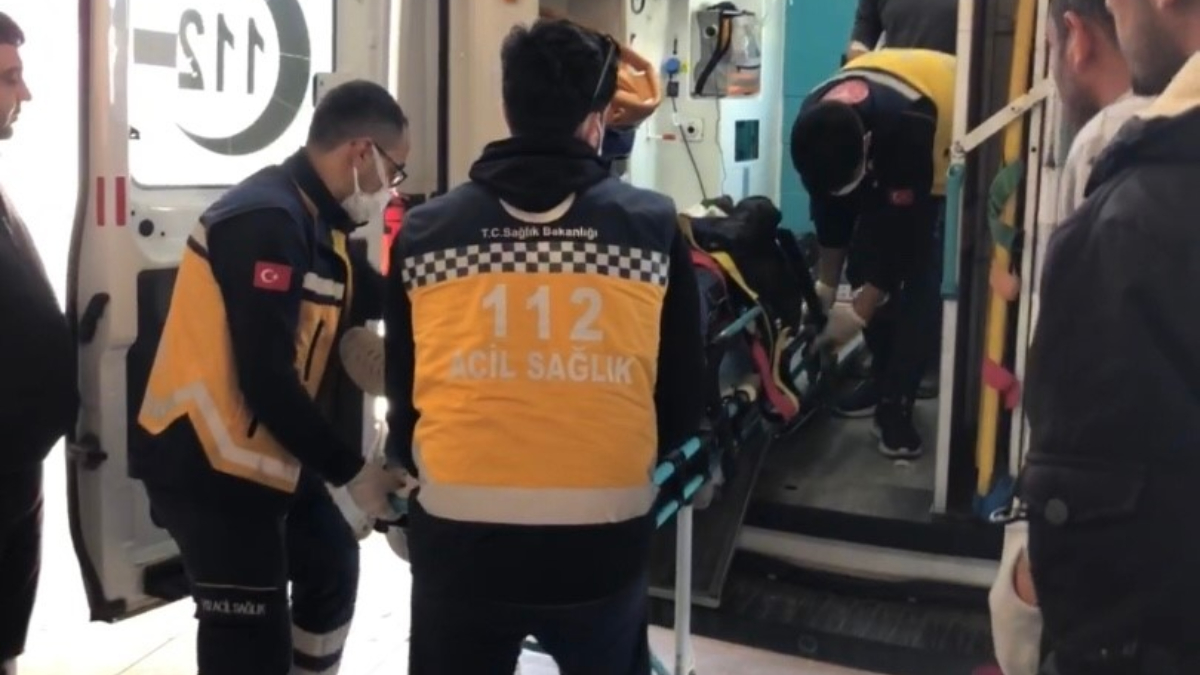 Şanlıurfa’da 2 kişi yol kenarında silahla vurulmuş halde bulundu