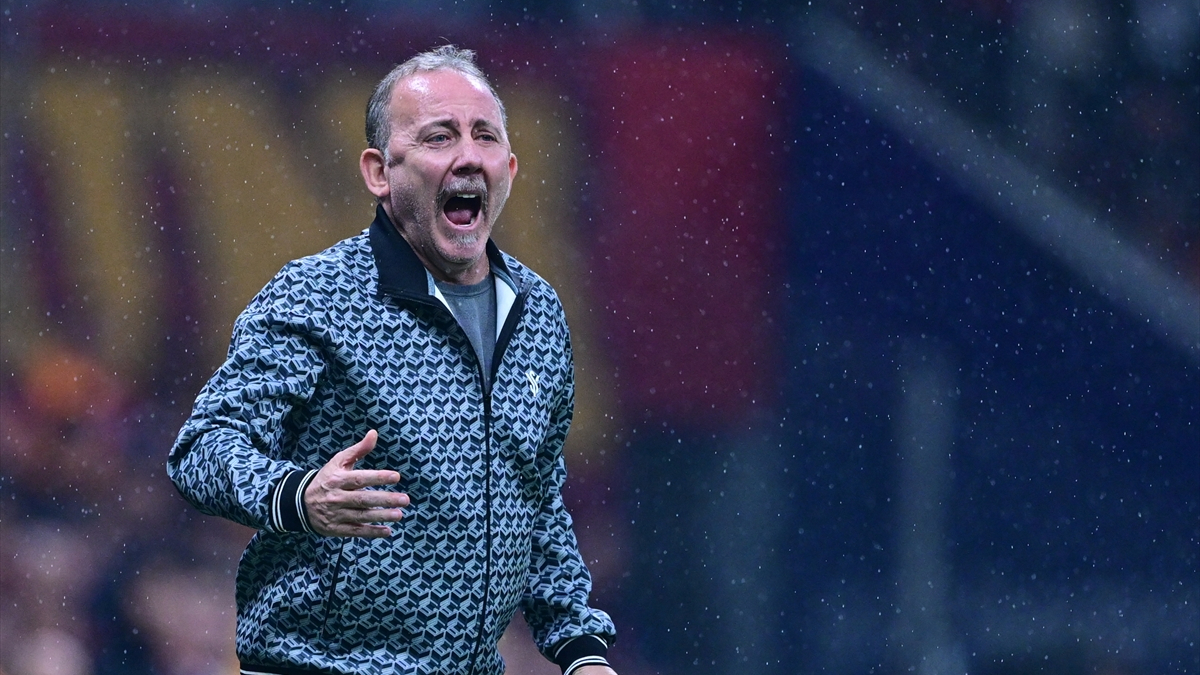 Sergen Yalçın, yayıncı kuruluşa tepki gösterdi