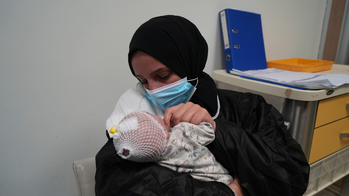 Suriye’den Türkiye’ye gelen Hamit bebek, sağlığına kavuştu