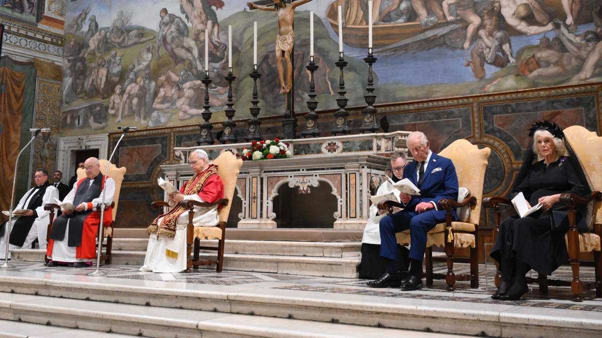 Vatikan’da 5 asır sonra tarihi anlar: Kral Charles ve Papa 14’üncü Leo birlikte dua etti