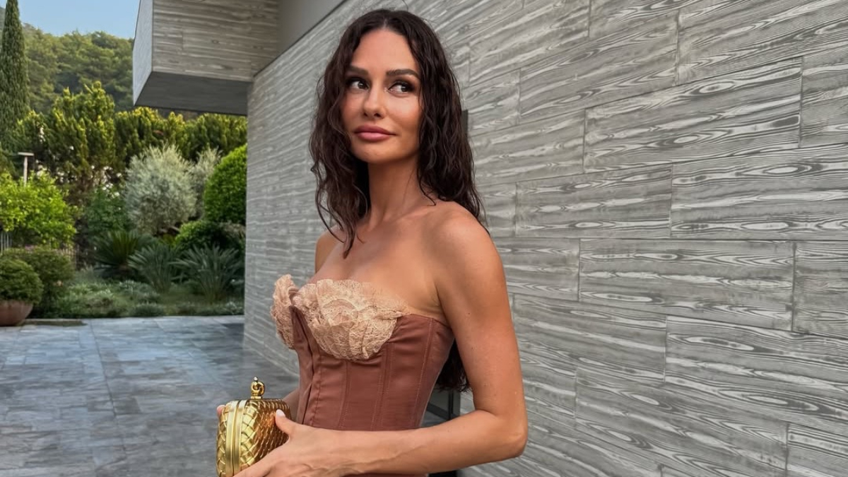 Yasemin Ergene’nin Cadılar Bayramı hazırlığı! Mezarlık eklerine yorum yağdı