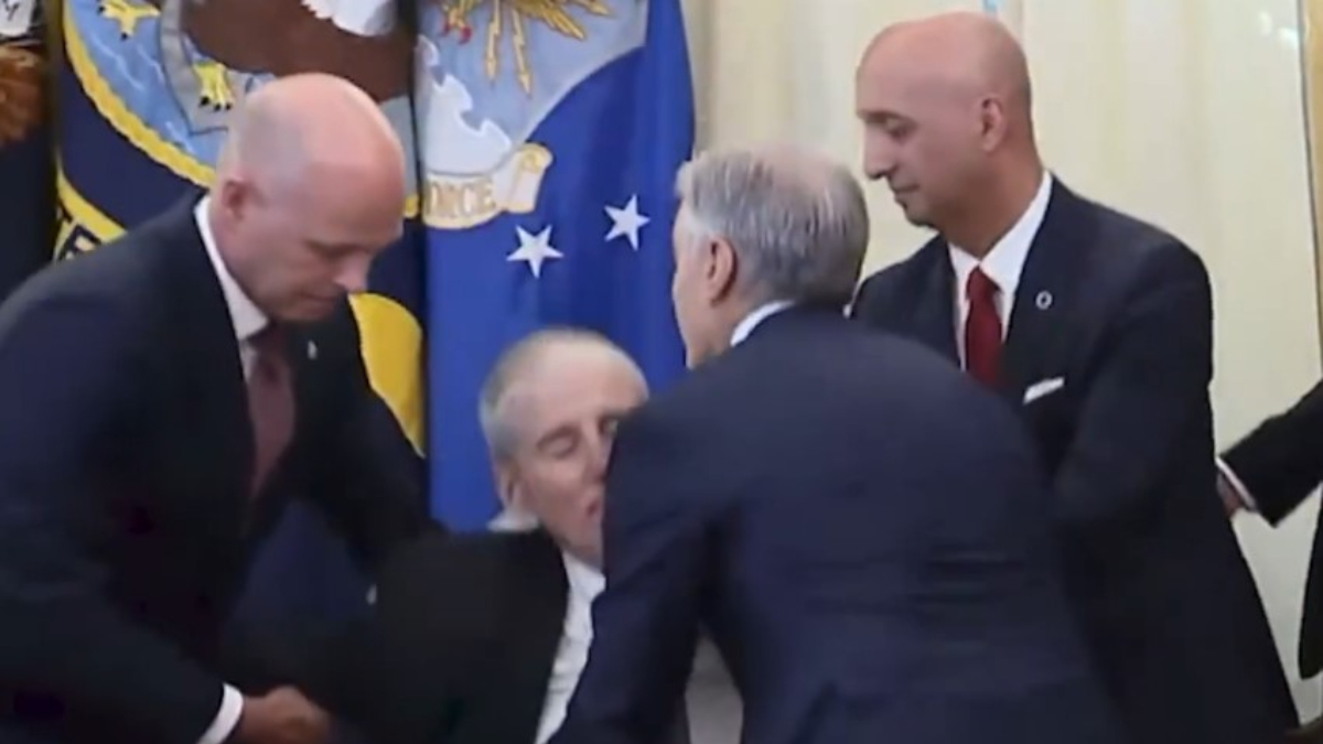 Beyaz Saray’da bayılan CEO’ya Dr. Mehmet Öz müdahale etti