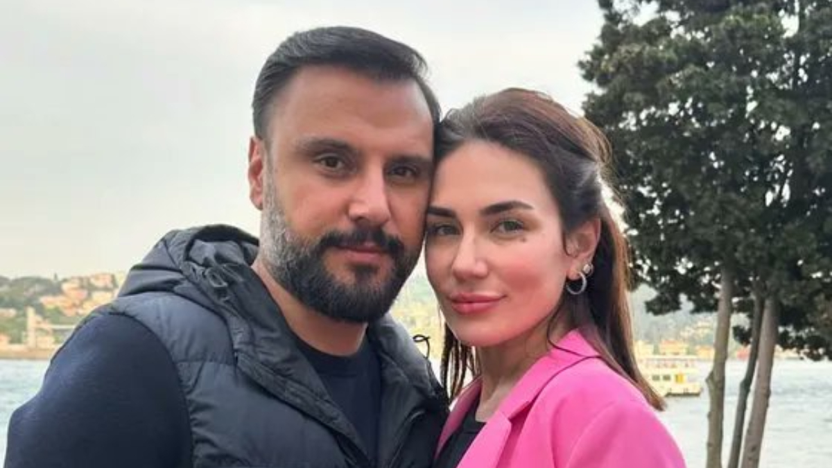 Buse Varol’un garip ayakkabıları sosyal medyayı salladı