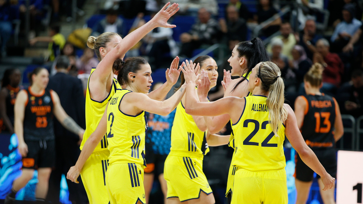 Fenerbahçe’den Valencia Basket’e 22 sayılık fark!