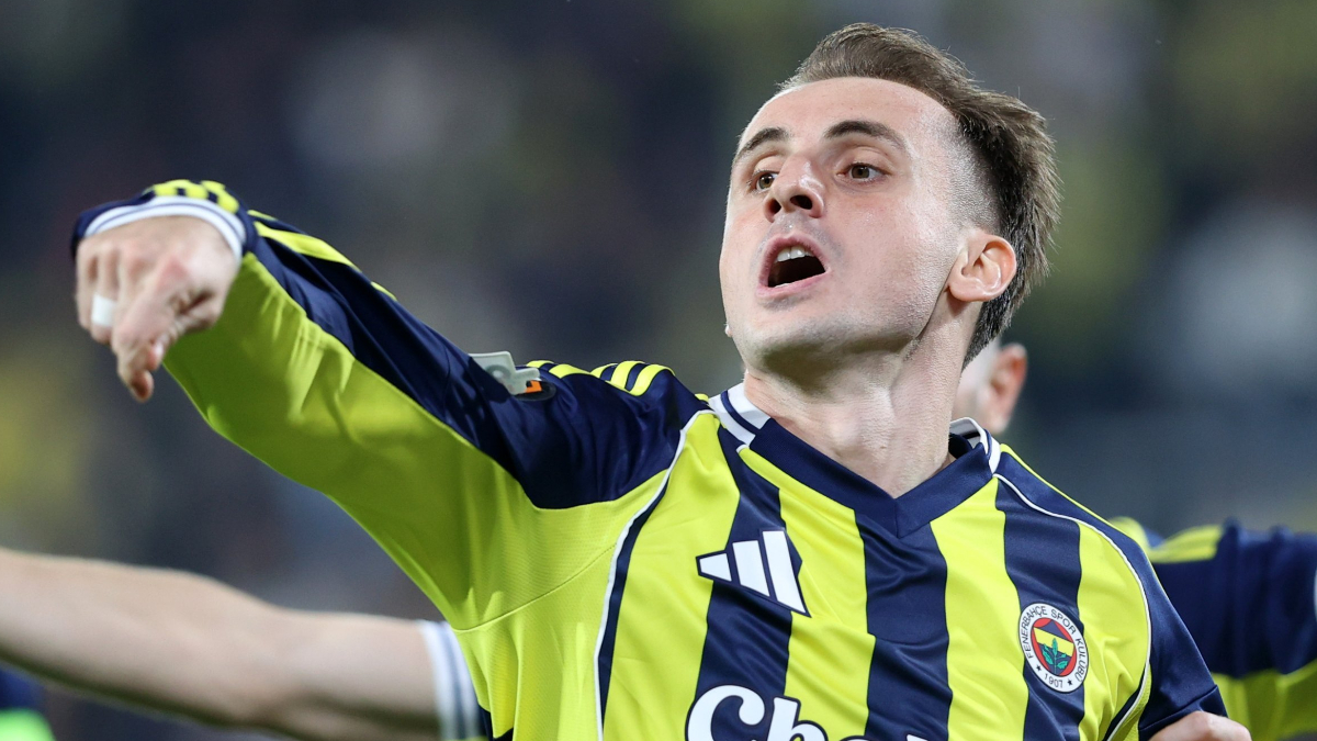 Fenerbahçeli Kerem Aktürkoğlu’ndan minik taraftara jest