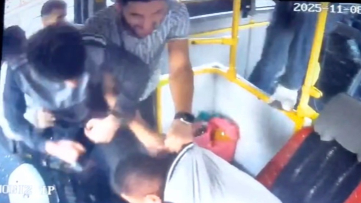 Gaziantep’te yaşlı yolcuyla tartıştığı iddia edilen halk otobüsü şoförü feci şekilde darbedildi