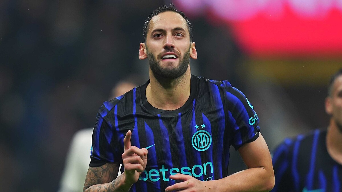 Hakan Çalhanoğlu, Inter’de ayın futbolcusu seçildi