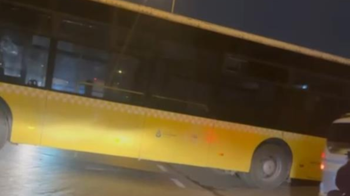 İstanbul Ataşehir’de İETT otobüsü yolda sıkıştı