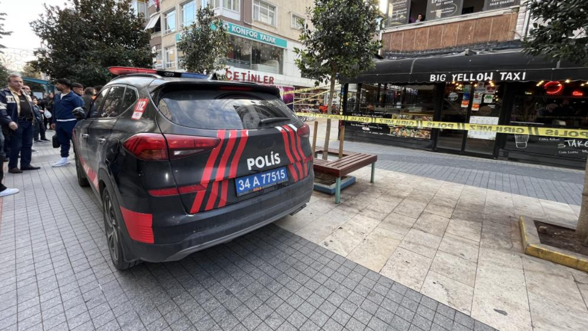 İstanbul Küçükçekmece’de kafede silahlı saldırıda kan aktı