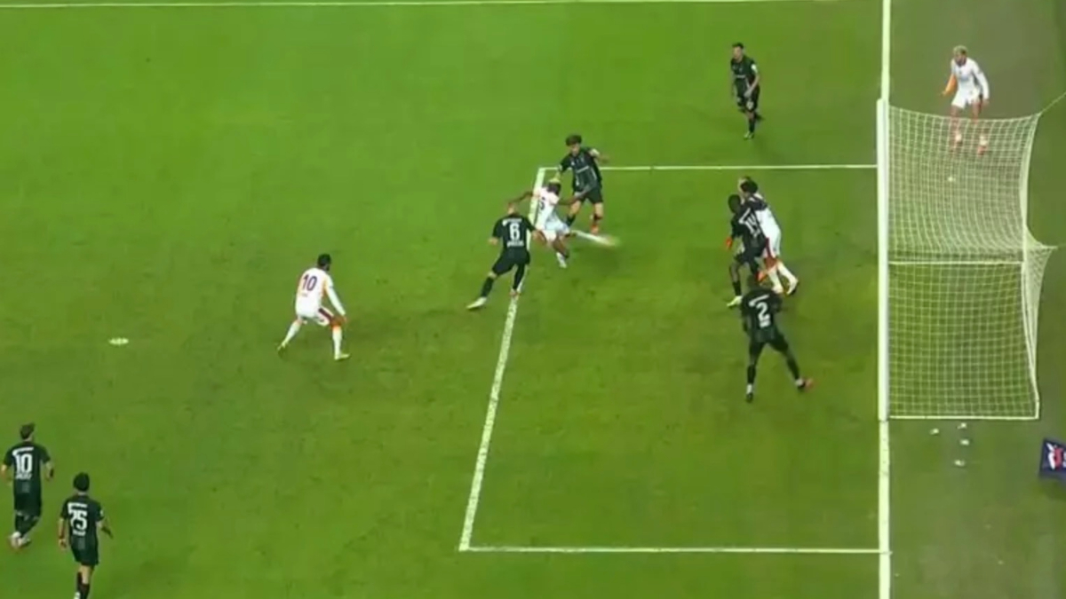 Kocaelispor-Galatasaray maçının tartışmalı pozisyonları: İptal kararı doğru mu?