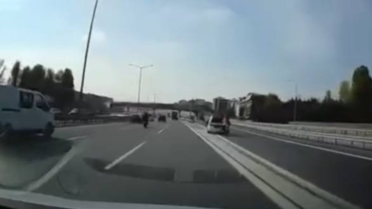 TEM Otoyolu’nda tehlikeli manevra, kazaya yol açtı