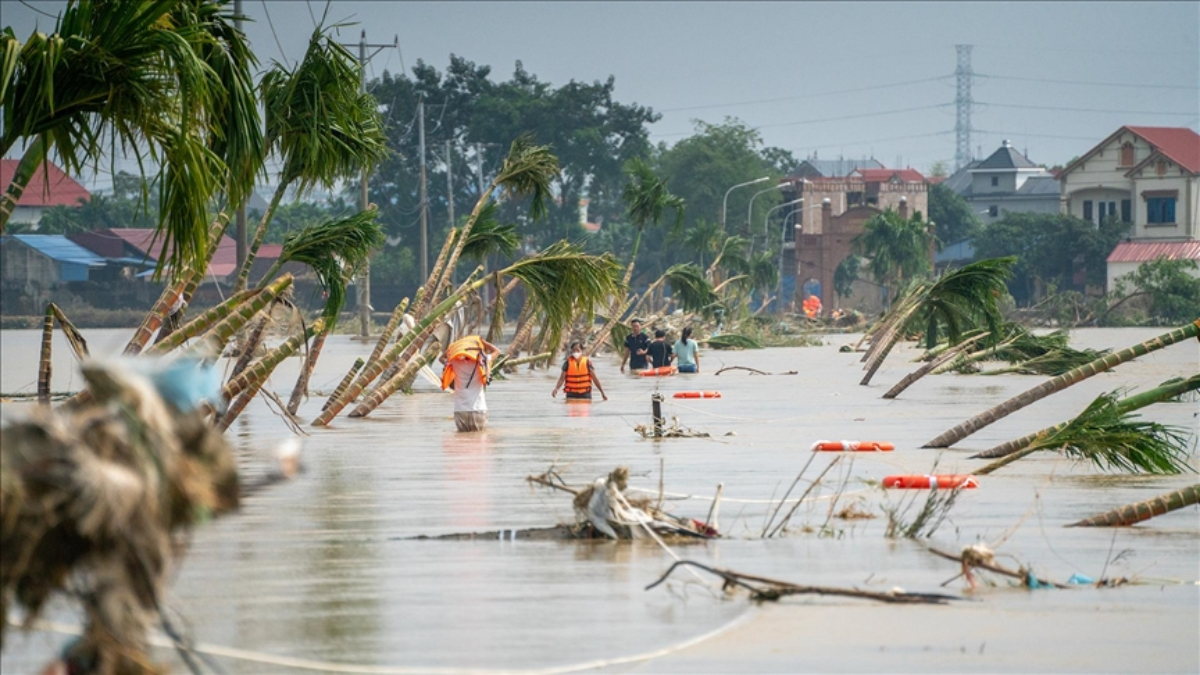 Vietnam’da sel felaketi: Hayatını kaybedenlerin sayısı 28’e yükseldi