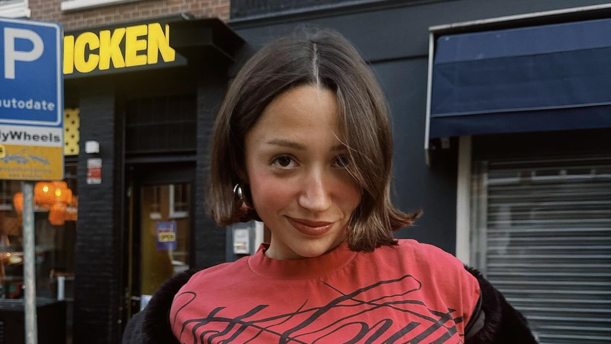 Zeynep Bastık’ı konserde kızdırdılar! Lazer tutan hayranına sert yaptı